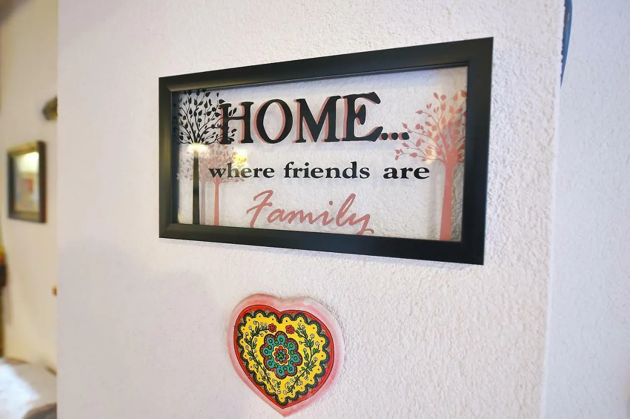 Villa Holiday Home Lori Paz